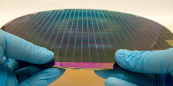 三星、臺(tái)積電爭(zhēng)奪半導(dǎo)體頭把交椅，英特爾加速轉(zhuǎn)型